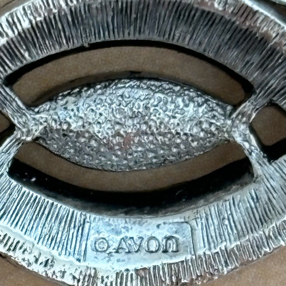 Avon rhinestone bracelet/ twisted silver tone chain/ fits wrist size 7.75 - Picture 3 of 5